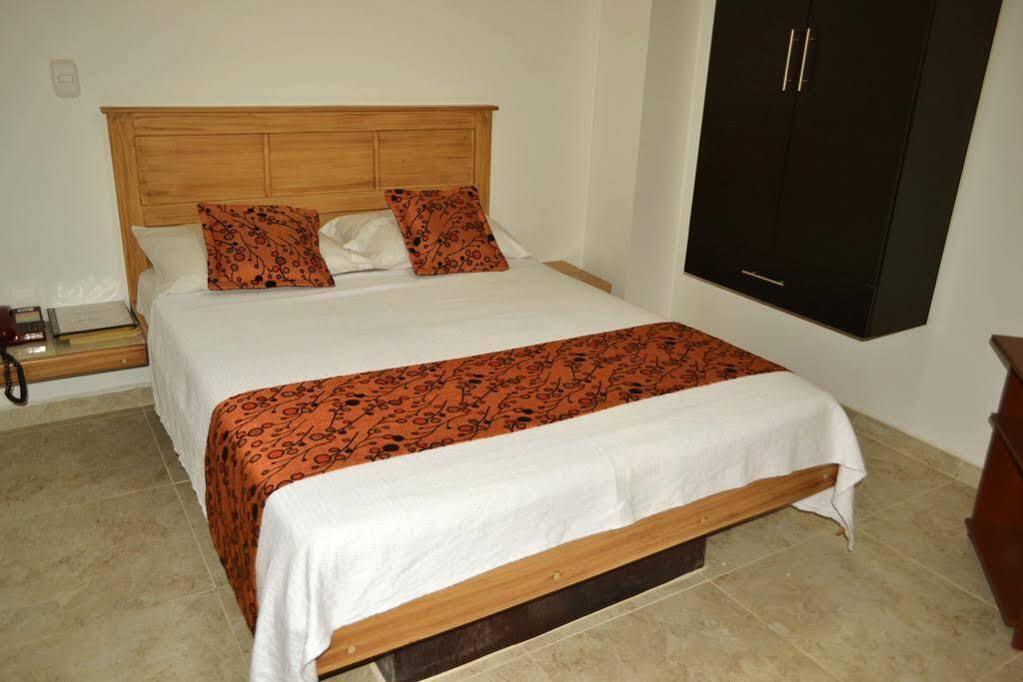 Hotel Riviera Plaza Букараманга Экстерьер фото